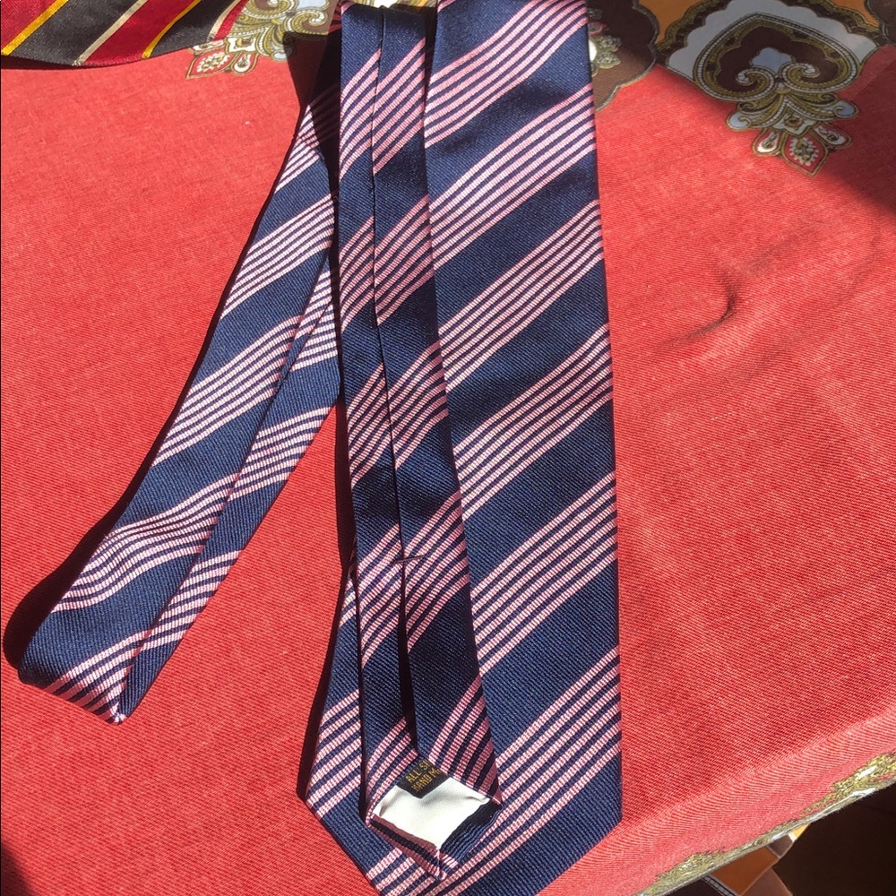 EUC Ben Silver navy pink striped tie